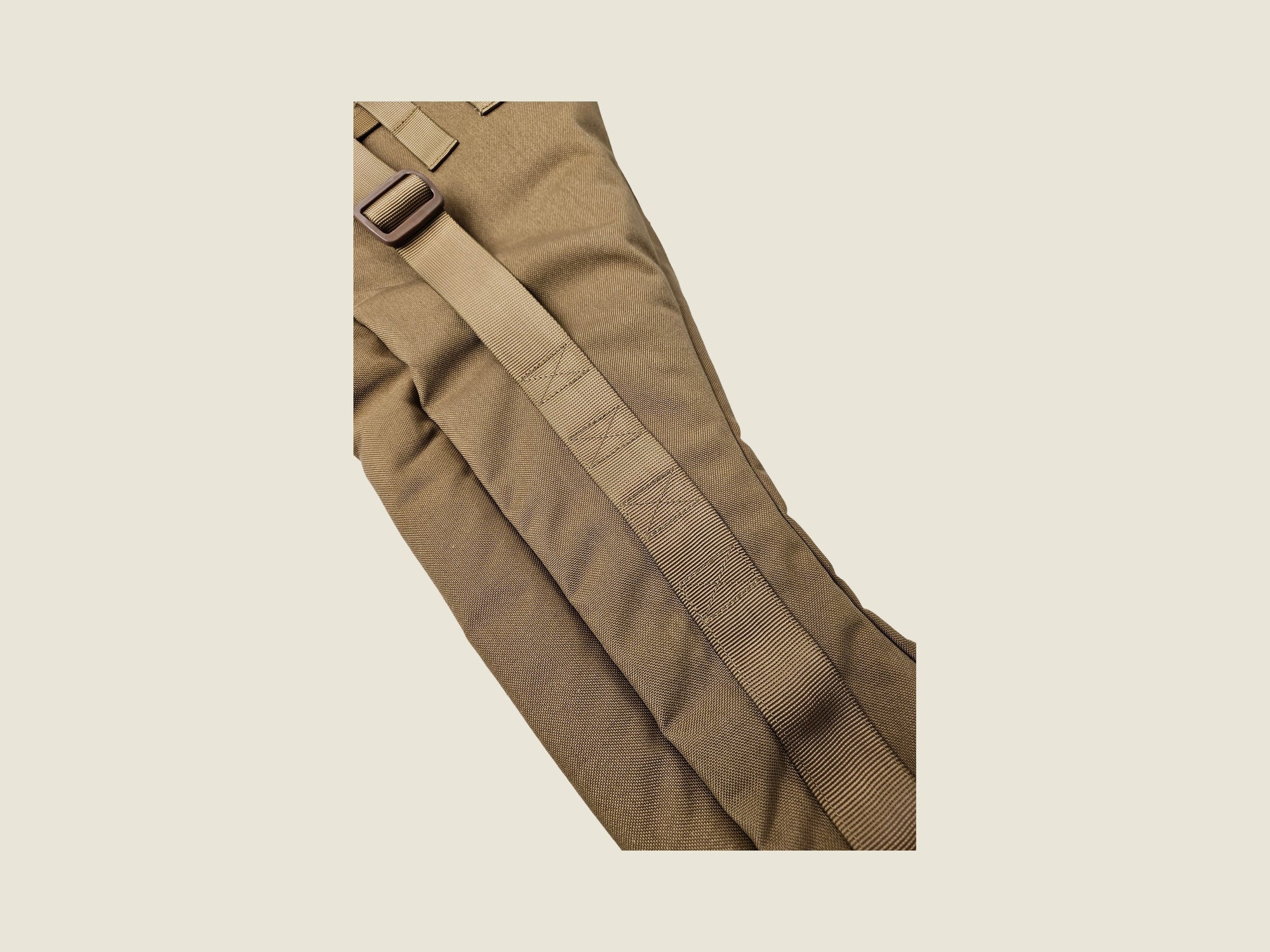 R2MP bow case coyote brown, padded shoulder straps