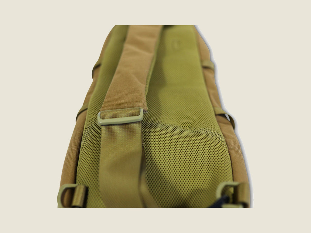 R2C compact bow case, compression straps