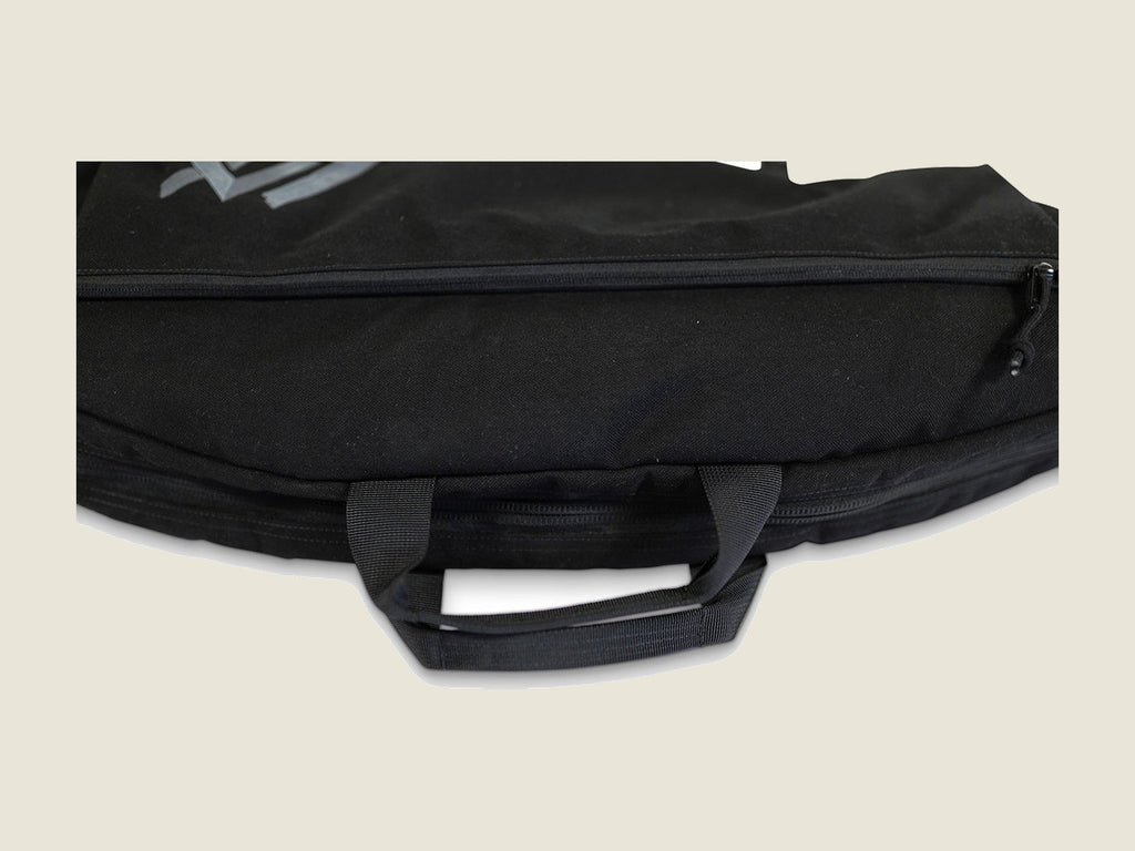 R2 bow case black, carry handles